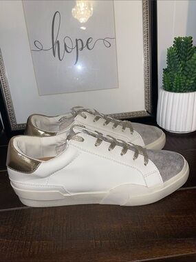 DV Dolce Vita Helix Leather Sneakers Dusty Gold Size 9.5